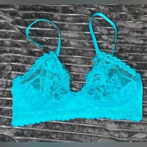 NWT La Senza bralette. Size small. Never worn